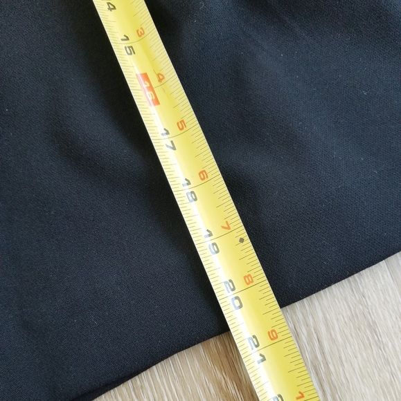 Maeve Anthropologie Avery High Rise High Waist Black Pleated Shorts Fluid Leg 6 - Picture 8 of 13